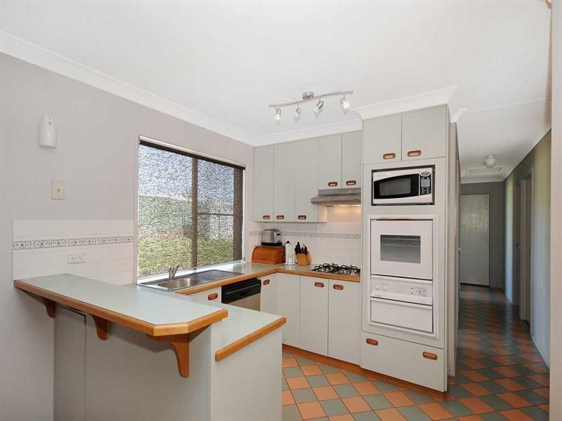 12 Lacebark Court, Glenvale QLD 4350