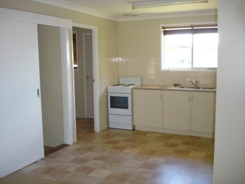 1/407 Stenner Street, Kearneys Spring QLD 4350