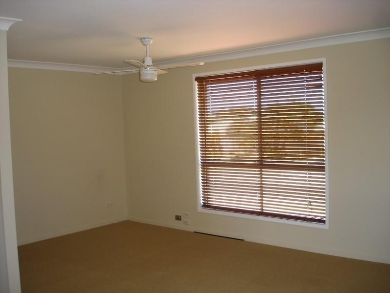 1/407 Stenner Street, Kearneys Spring QLD 4350