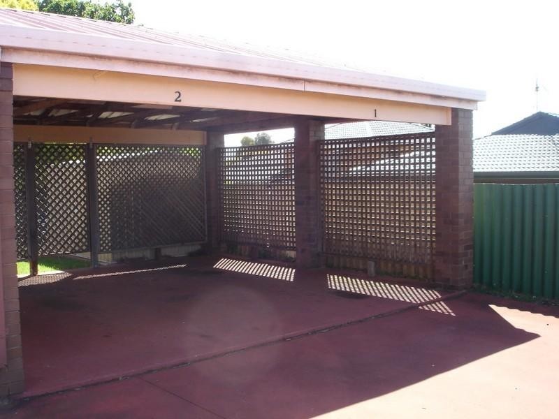 1/407 Stenner Street, Kearneys Spring QLD 4350