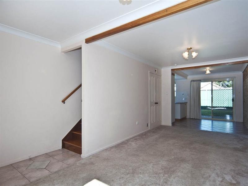 4 /355 Tor Street, Wilsonton QLD 4350