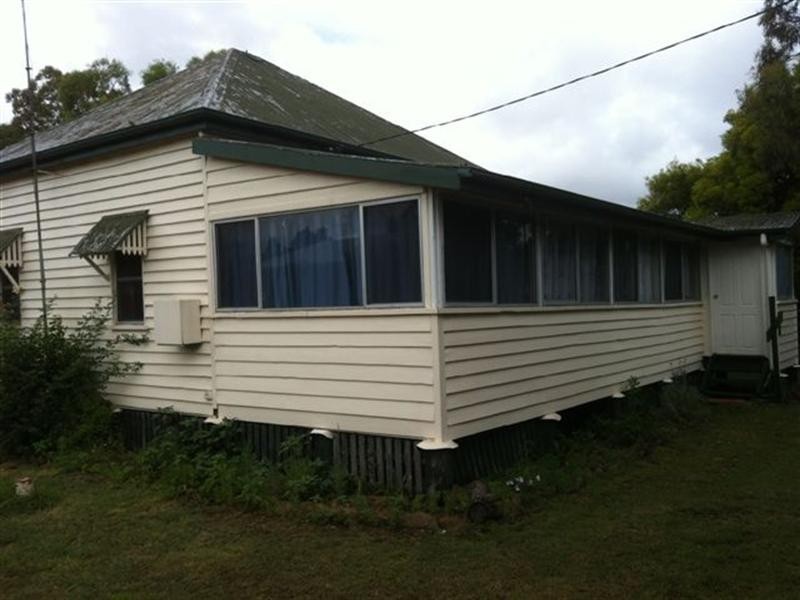 24 Eton Street, Cambooya QLD 4358