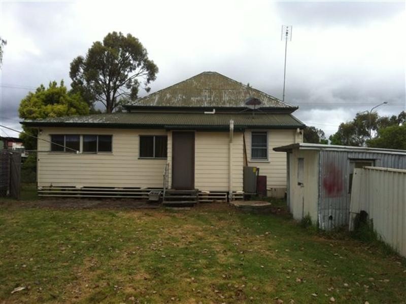 24 Eton Street, Cambooya QLD 4358