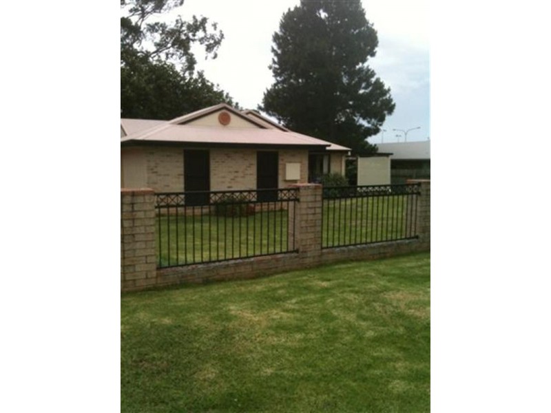 1 Albion Street, Kearneys Spring QLD 4350