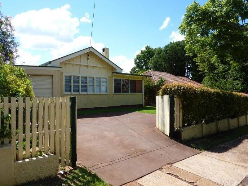 271 West Street, Harristown QLD 4350