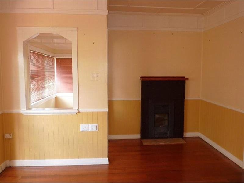 271 West Street, Harristown QLD 4350