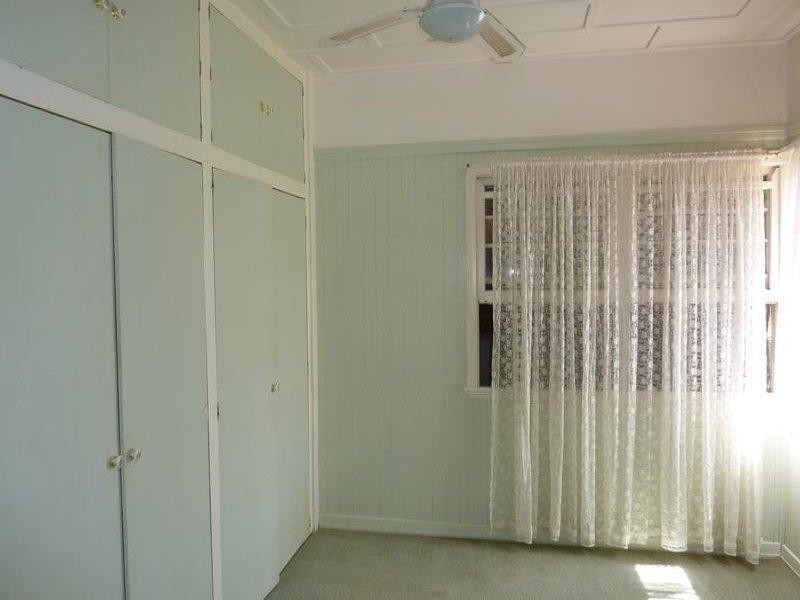 271 West Street, Harristown QLD 4350