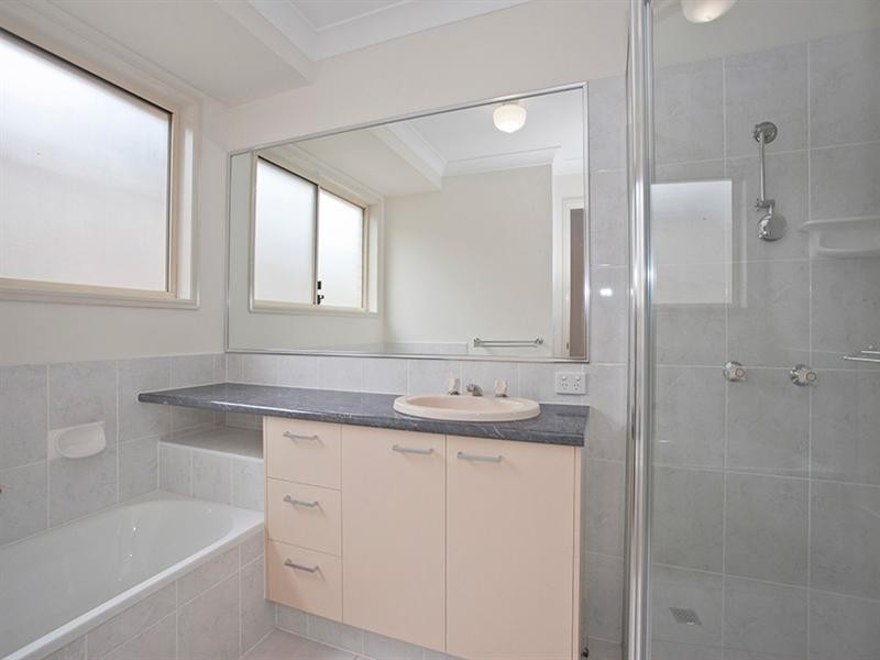 303 Ramsay Street, Middle Ridge QLD 4350