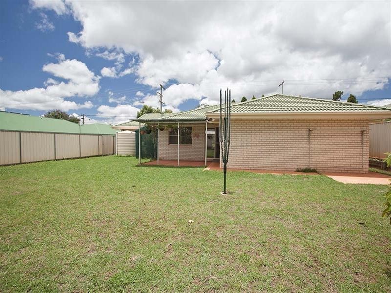303 Ramsay Street, Middle Ridge QLD 4350