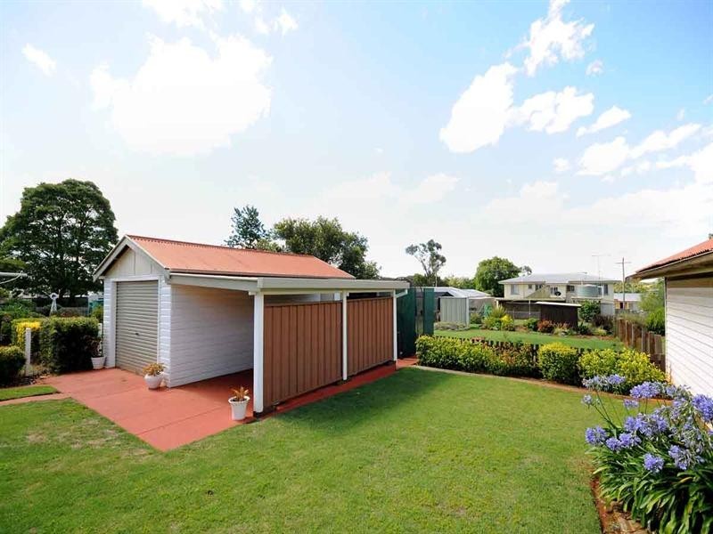 11a Victory Street, Newtown QLD 4350