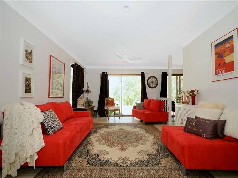 8 Dippel Street, Middle Ridge QLD 4350