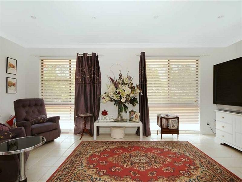 8 Dippel Street, Middle Ridge QLD 4350