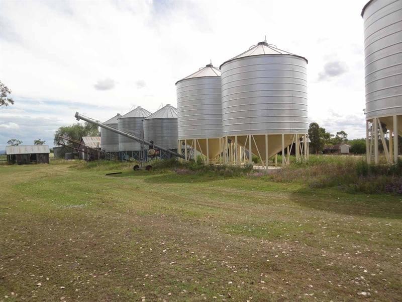 821 Clifton Pittsworth Road, Back Plains QLD 4361