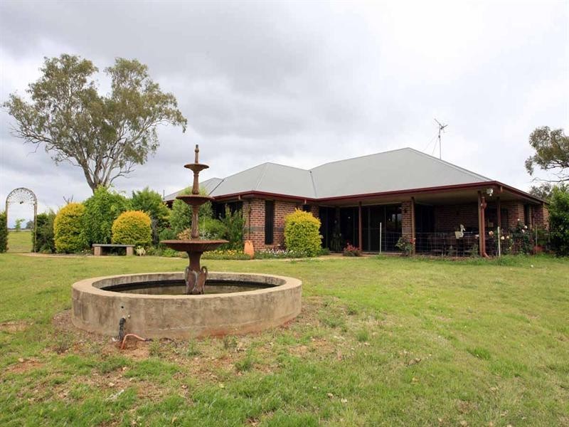 220 Hudson Road, Southbrook QLD 4363