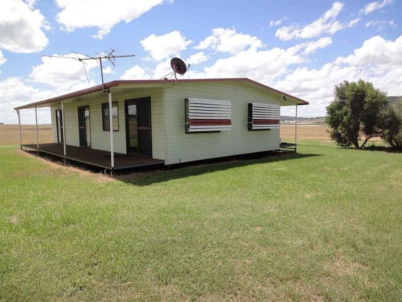 “Kingslea” 110 Robson Road, Kingsthorpe QLD 4400