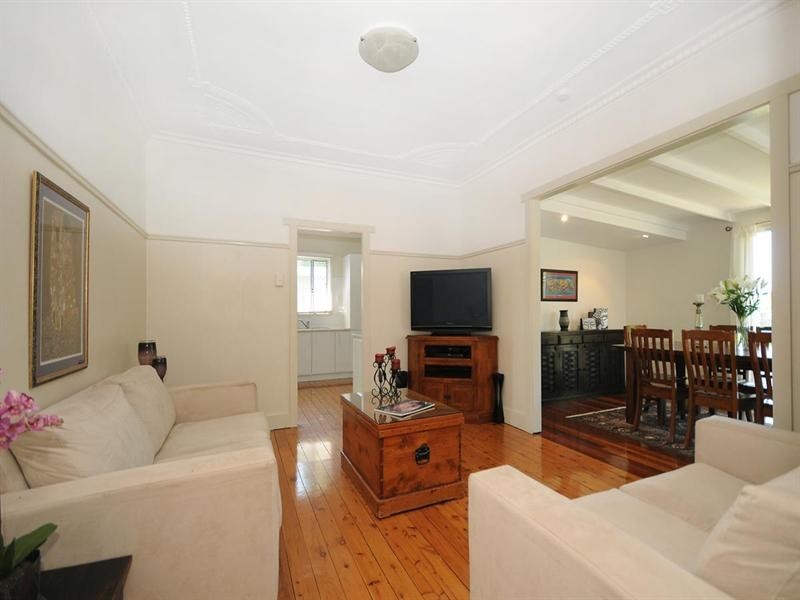 28 Rhyde Street, Mount Lofty QLD 4350