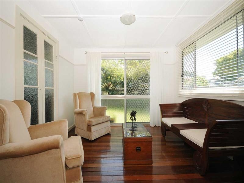 28 Rhyde Street, Mount Lofty QLD 4350