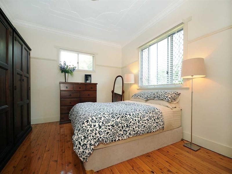 28 Rhyde Street, Mount Lofty QLD 4350