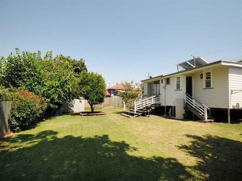 28 Rhyde Street, Mount Lofty QLD 4350