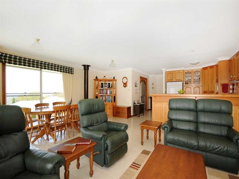 10 Trafalgar Street, Middle Ridge QLD 4350