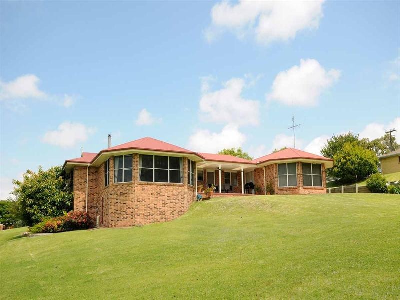 10 Trafalgar Street, Middle Ridge QLD 4350