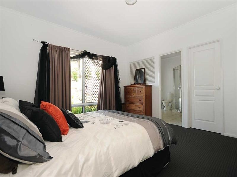 1 Hickey Court, Cotswold Hills QLD 4350