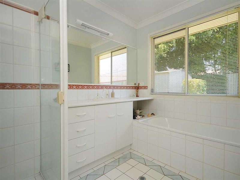 12 Jutsum Street, Middle Ridge QLD 4350