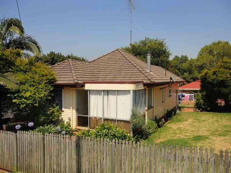 7 Sir Street, North Toowoomba QLD 4350