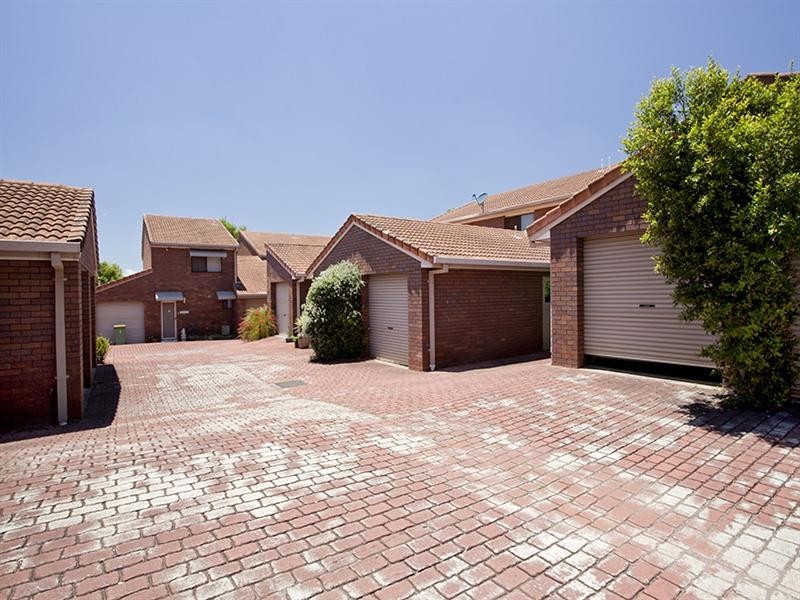 17 /173 North Street, Rockville QLD 4350