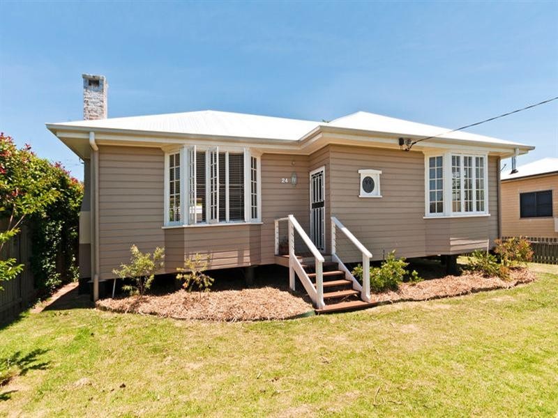 24 Henderson Street, Newtown QLD 4350