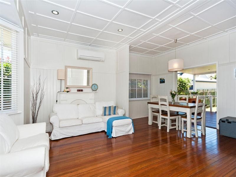 24 Henderson Street, Newtown QLD 4350