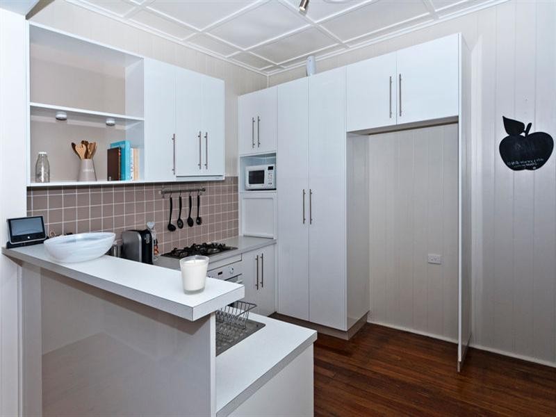 24 Henderson Street, Newtown QLD 4350