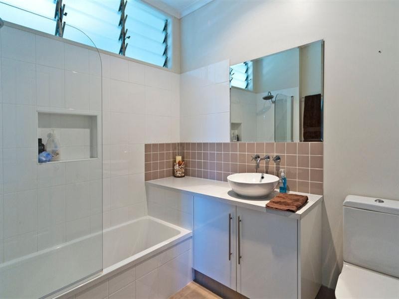 24 Henderson Street, Newtown QLD 4350