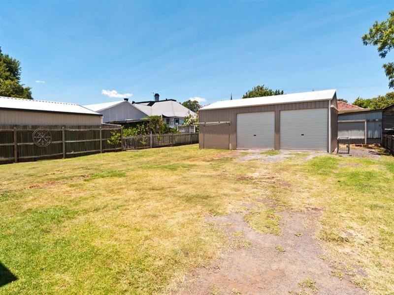 24 Henderson Street, Newtown QLD 4350