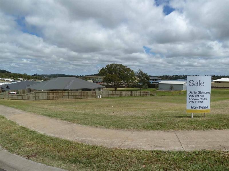 1 Sunset Drive, Glenvale QLD 4350