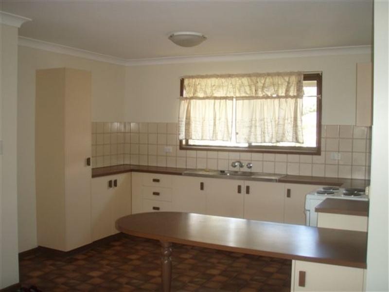 4/256 Geddes Street, Centenary Heights QLD 4350