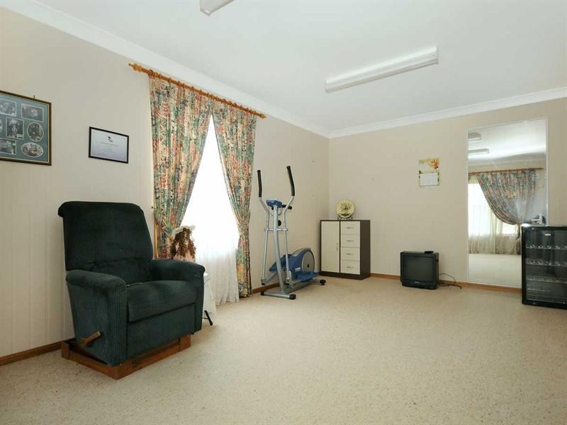 181-183 Postle Street, Mount Rascal QLD 4350