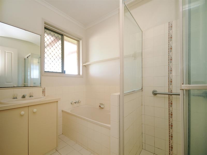 42 Melway Crescent, Harristown QLD 4350