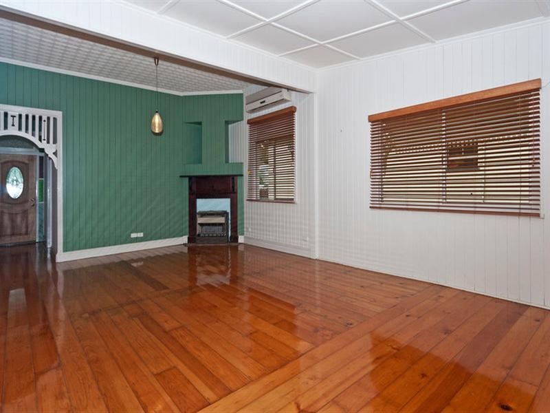 16 Stephen Street, South Toowoomba QLD 4350