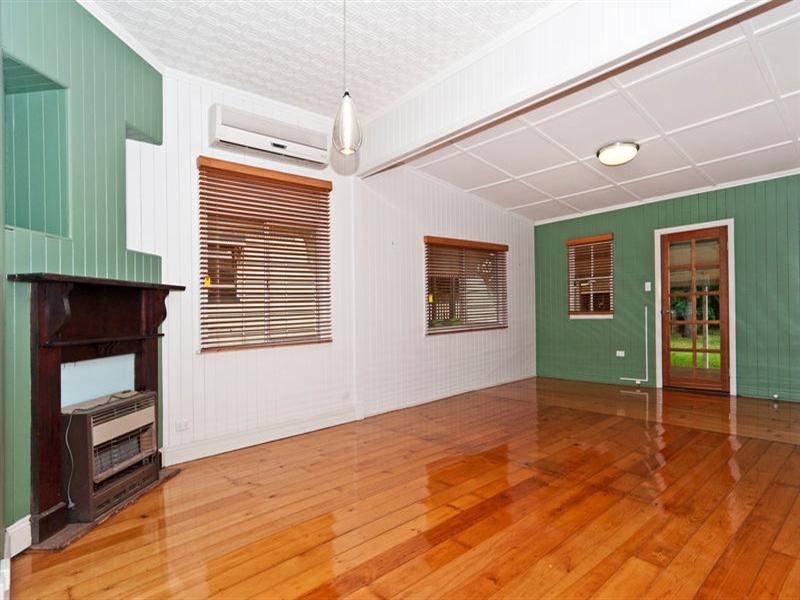 16 Stephen Street, South Toowoomba QLD 4350