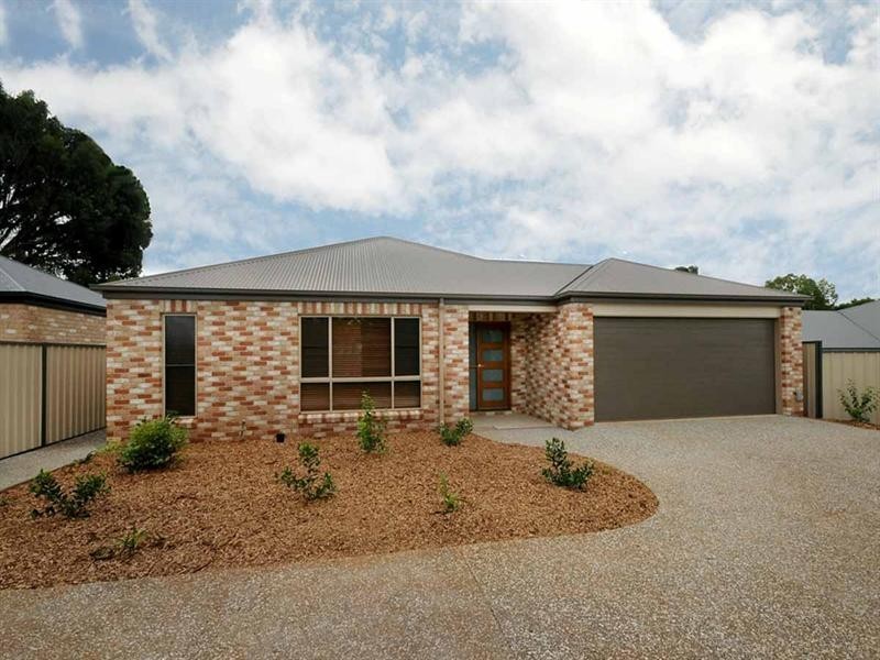 1 /26a Ascot Street, Newtown QLD 4350