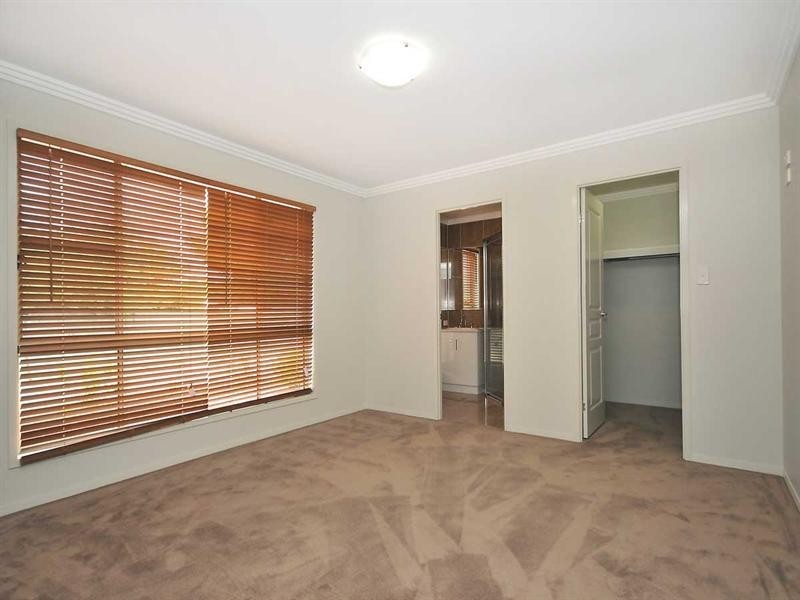 1 /26a Ascot Street, Newtown QLD 4350