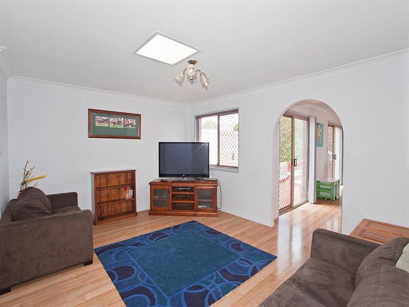 6 Bhutan Court, Newtown QLD 4350