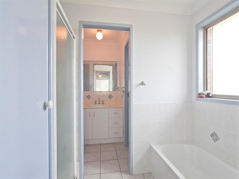 6 Bhutan Court, Newtown QLD 4350