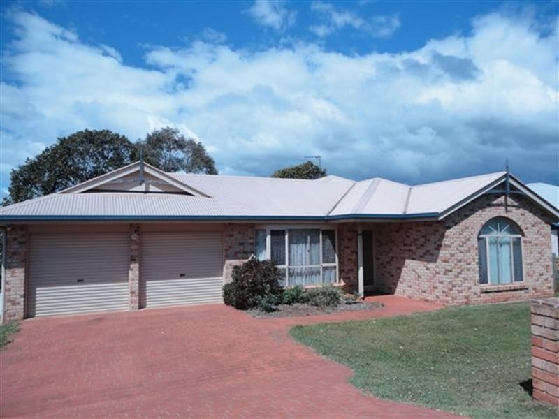 10 Hillcrest Court, Kearneys Spring QLD 4350