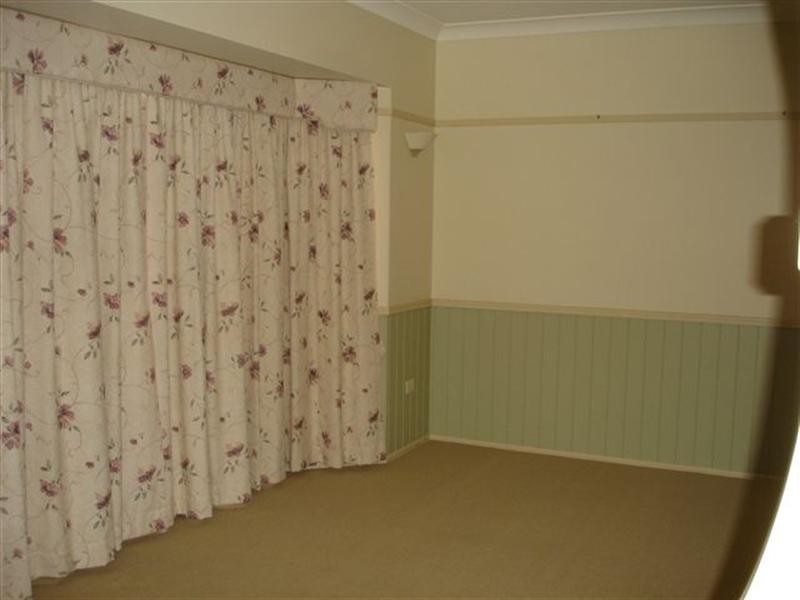 10 Hillcrest Court, Kearneys Spring QLD 4350