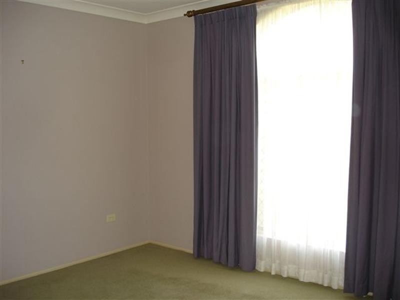 10 Hillcrest Court, Kearneys Spring QLD 4350