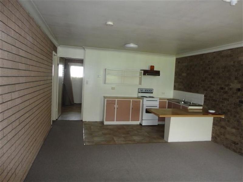 2/417 Stenner Street, Harristown QLD 4350