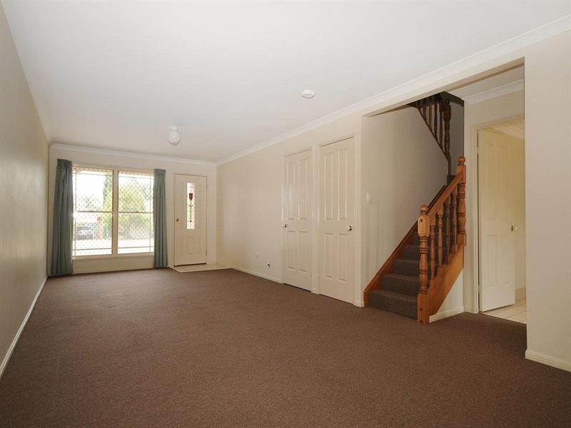 2/2 Gabrielle Street, Kearneys Spring QLD 4350