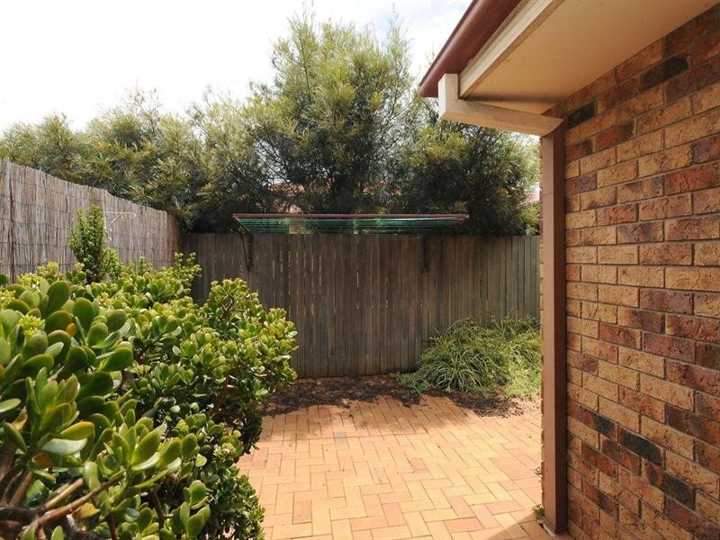 2/2 Gabrielle Street, Kearneys Spring QLD 4350